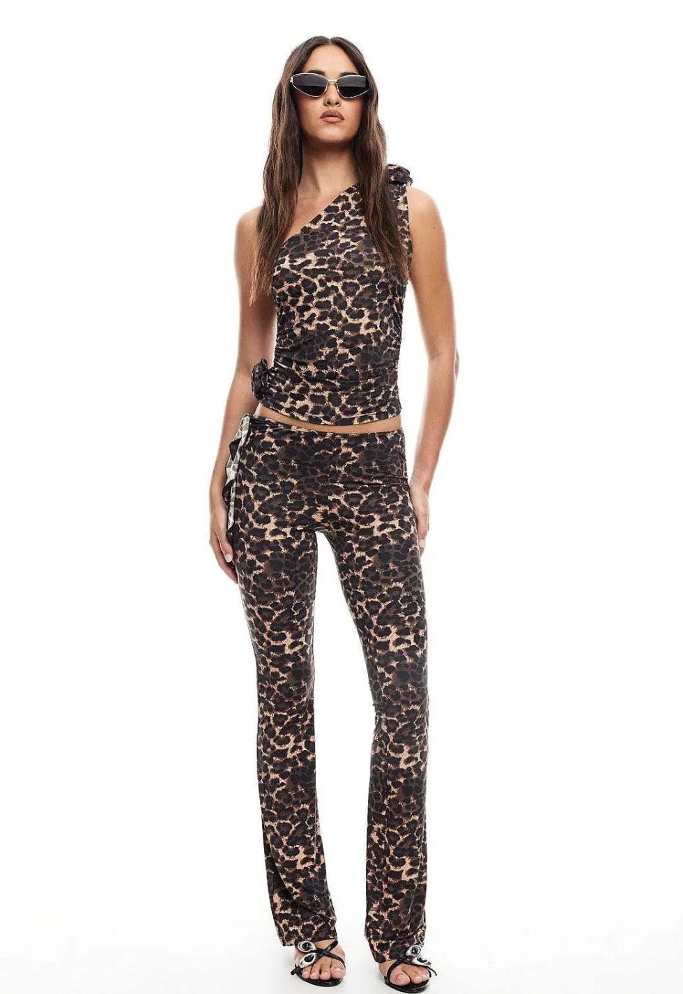 Pantalones de Lujo Leona: Elegancia Feroz en Tu Armario - Colección Exclusiva Boutique