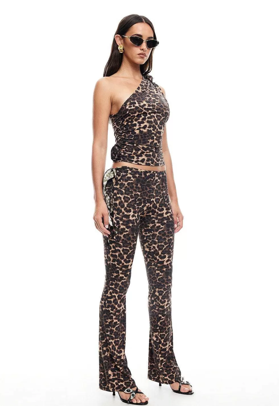 Pantalones de Lujo Leona: Elegancia Feroz en Tu Armario - Colección Exclusiva Boutique