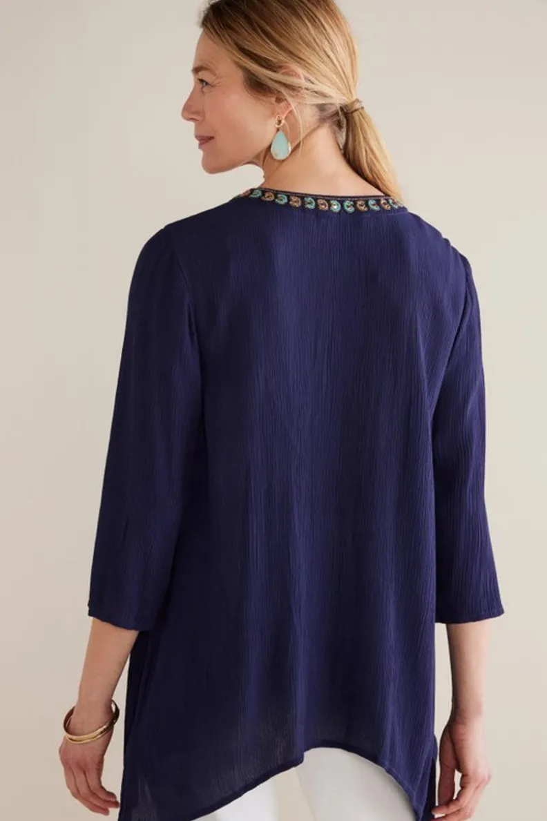 Sweater Paulina en Gasas Livianas - Otoño 2023 | Entornos Suaves Collection | Estilo Casual Elegante en Azul Marino - ¡Descubre la comodidad con diseños únicos!