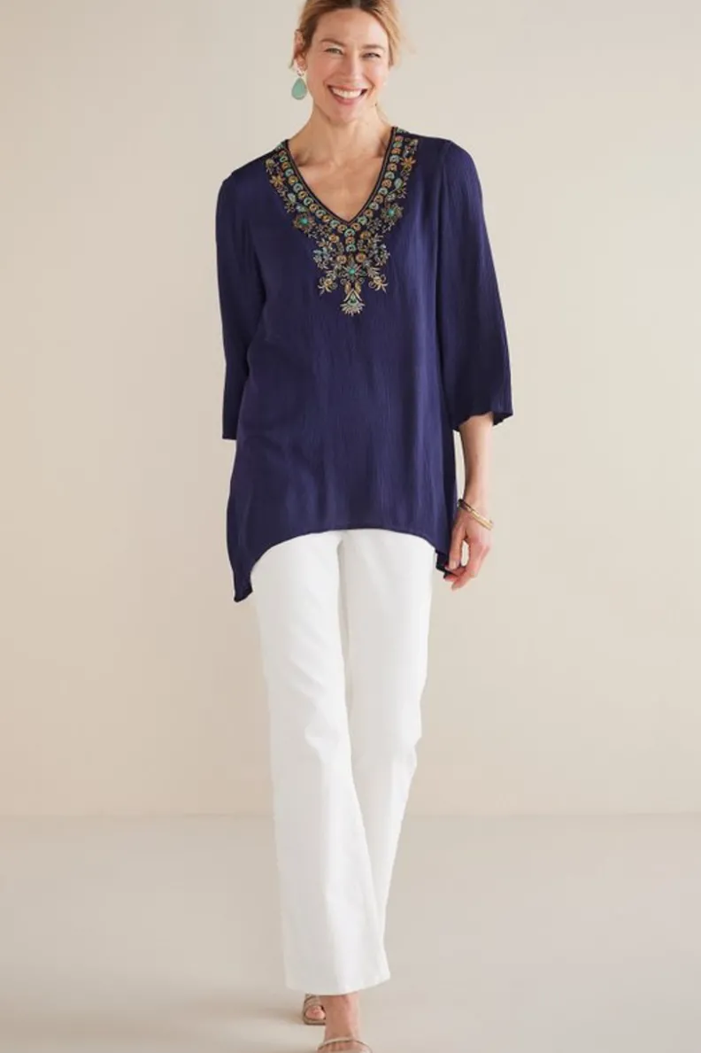 Sweater Paulina en Gasas Livianas - Otoño 2023 | Entornos Suaves Collection | Estilo Casual Elegante en Azul Marino - ¡Descubre la comodidad con diseños únicos!
