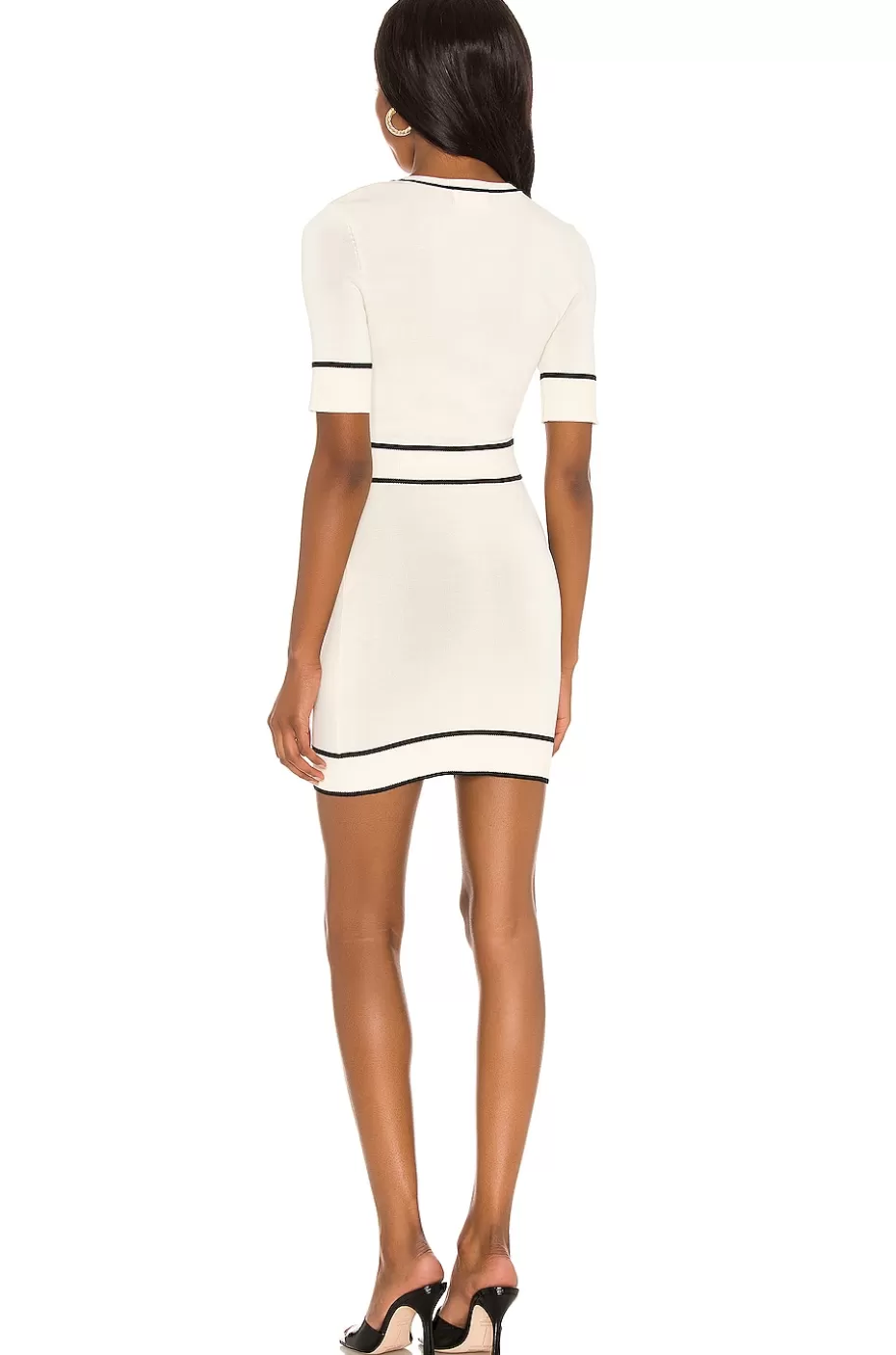 Vestido Corto Perlado de Lovers & Friends - Elegancia Fresca para Tu Estilo Único