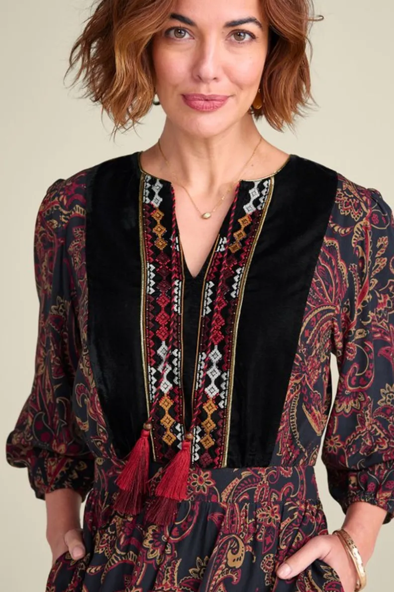 Vestido largo Quinn de Soft Surroundings - Estampado paisley ondulante en tonos negro y granate