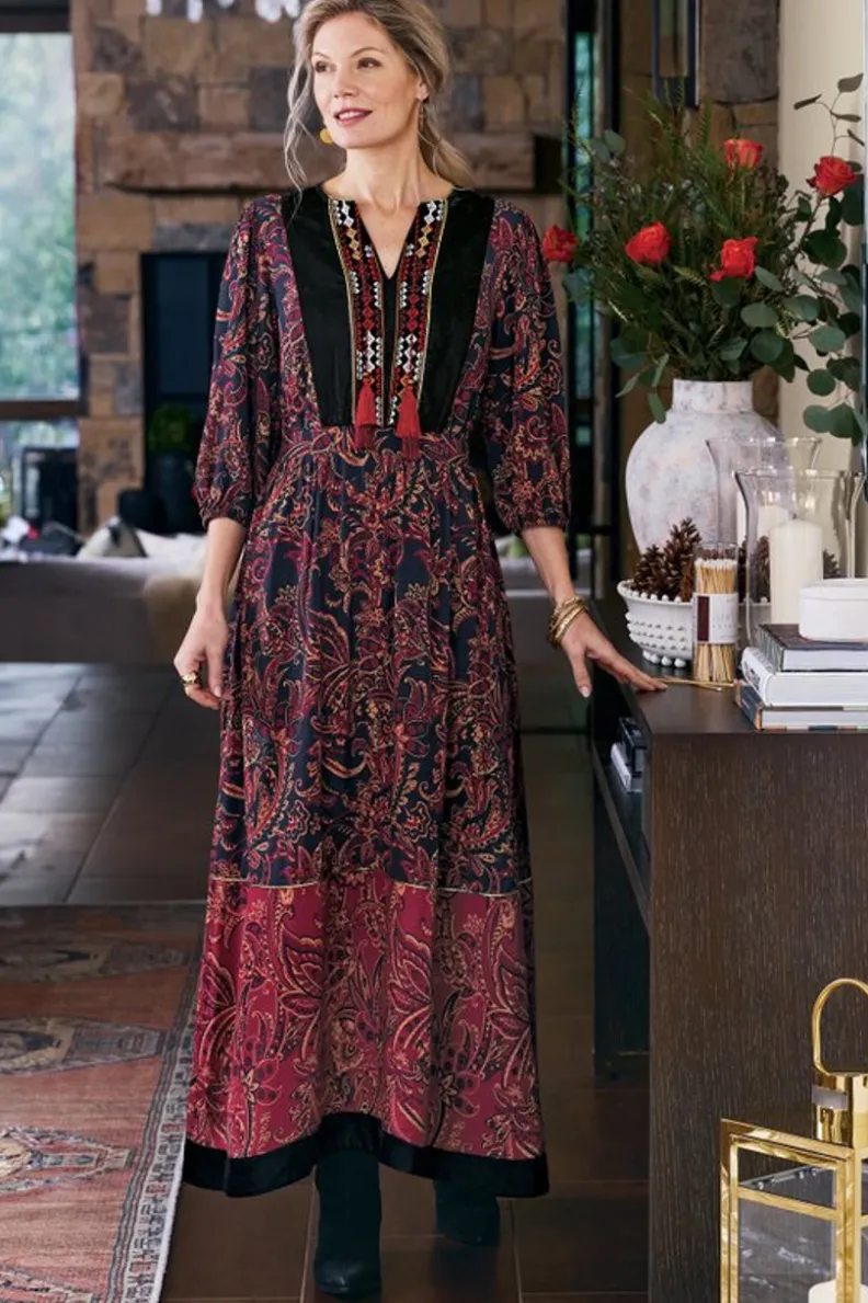 Vestido largo Quinn de Soft Surroundings - Estampado paisley ondulante en tonos negro y granate