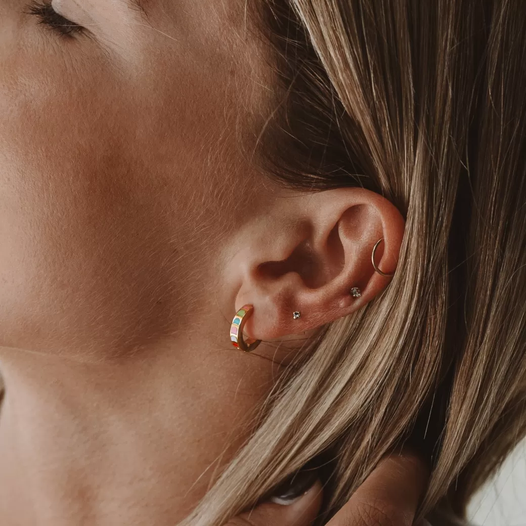 Aretes Brillantes en Colores del Arcoíris - Joyería Atolea, Estilo Único a Precio Accesible