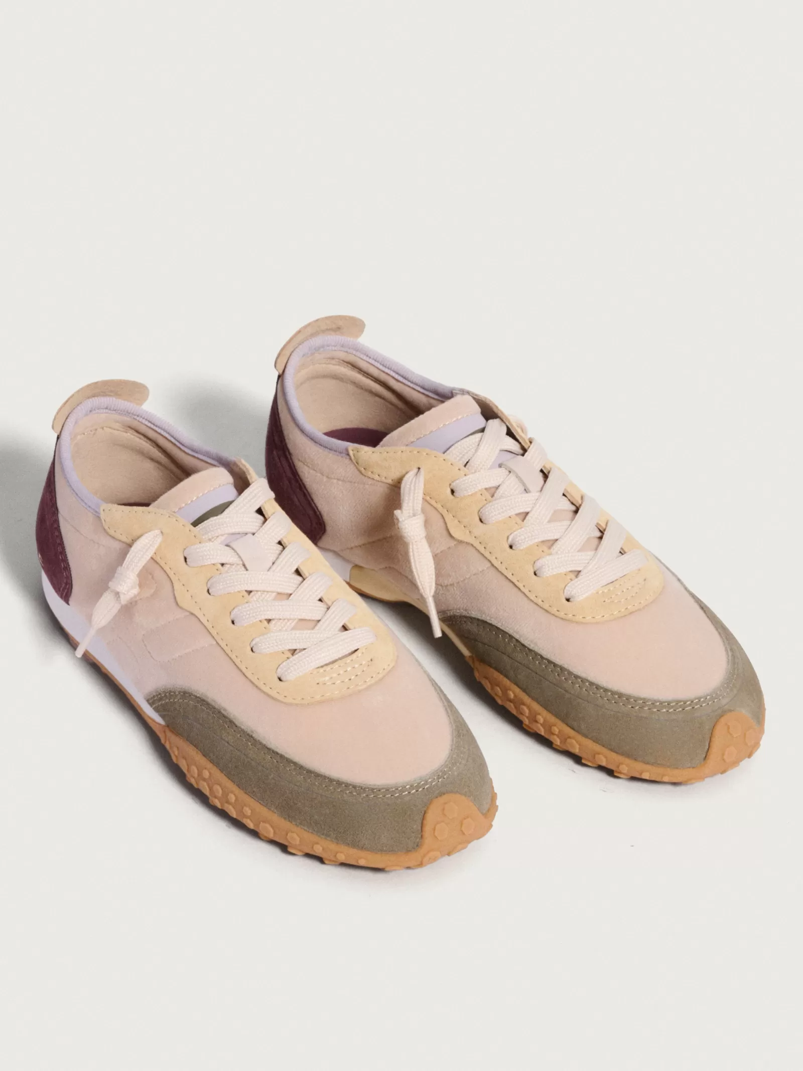 HOFF RAVEN - ZAPATILLAS DEPORTIVAS MUJER: Ligereza y Estilo en Cada Paso

HOFF RAVEN Zapatillas Running Mujer | Diseño Moderno con Soporte Anatómico

Zapatillas HOFF RAVEN para Mujer - Comodidad Todo el Día + Plantilla Transpirable

HOFF RAVEN Sneakers Mujer: Tecnología Antifatiga y Amortiguación Premium

Zapatillas Deportivas HOFF RAVEN Mujer | Tallaje Perfecto para Caminatas Prolongadas