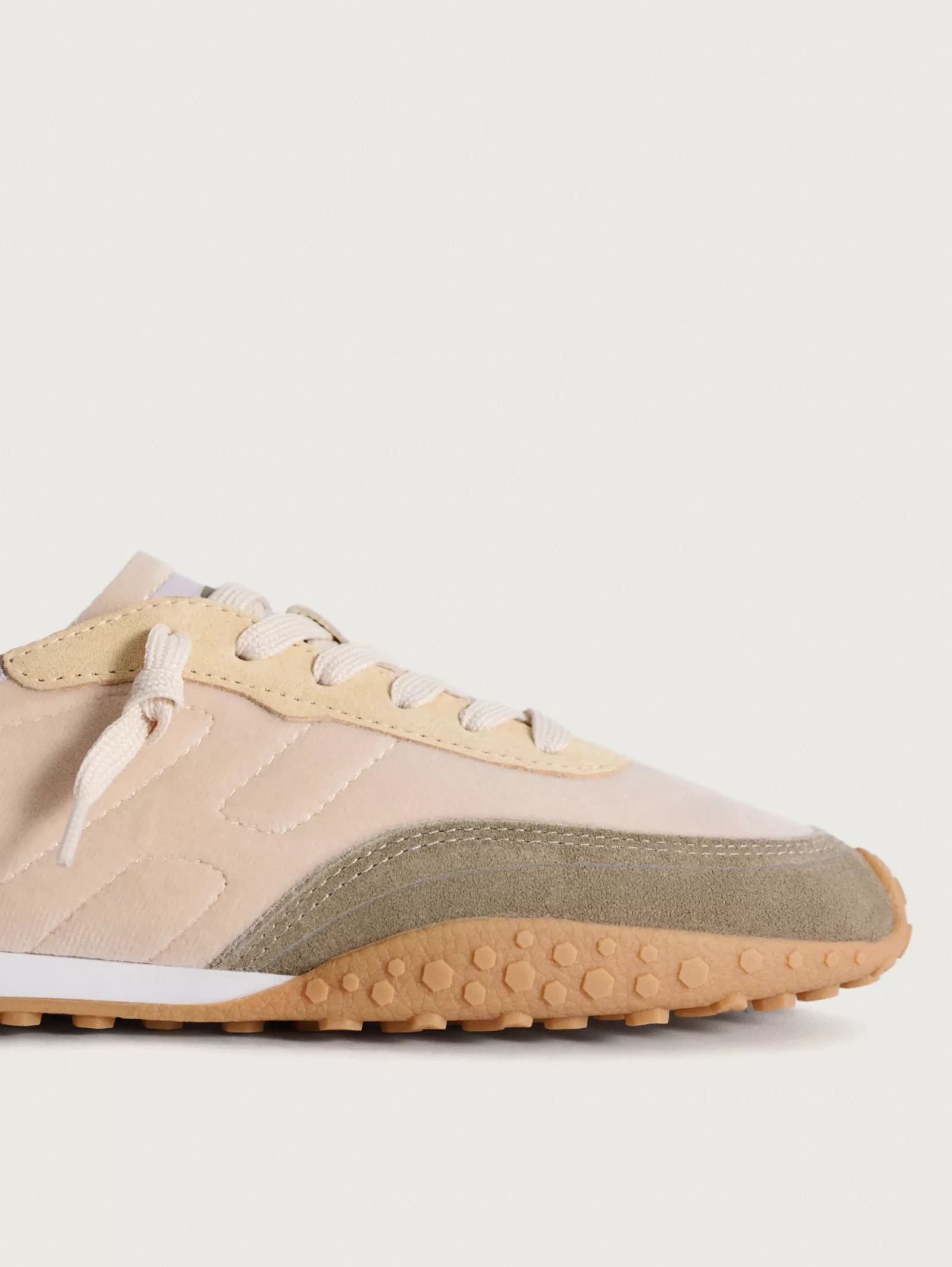 HOFF RAVEN - ZAPATILLAS DEPORTIVAS MUJER: Ligereza y Estilo en Cada Paso

HOFF RAVEN Zapatillas Running Mujer | Diseño Moderno con Soporte Anatómico

Zapatillas HOFF RAVEN para Mujer - Comodidad Todo el Día + Plantilla Transpirable

HOFF RAVEN Sneakers Mujer: Tecnología Antifatiga y Amortiguación Premium

Zapatillas Deportivas HOFF RAVEN Mujer | Tallaje Perfecto para Caminatas Prolongadas