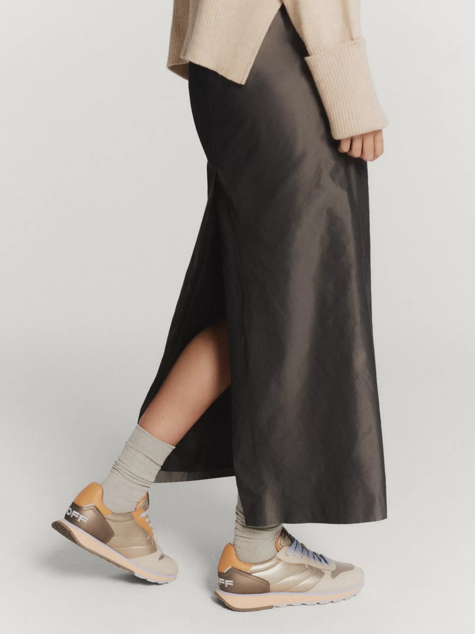 HOFF-REGIUM Zapatillas Deportivas para Mujer - Diseño Moderno con Ajuste Perfecto | Estilo Urbano y Comodidad Todo el Día | Tendencias Primavera-Verano 2024 | Calzado Ultraligero para Caminatas Diarias
