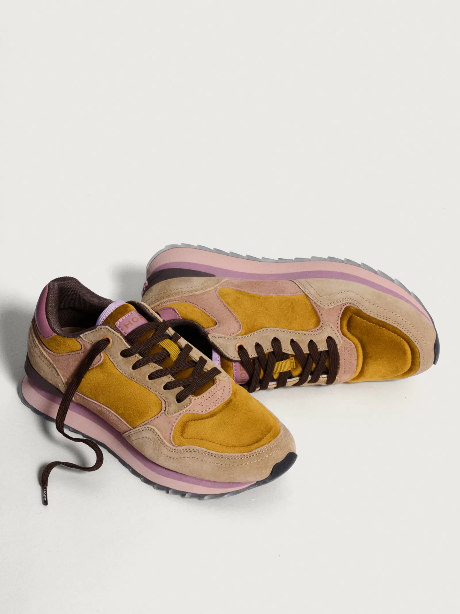 Zapatillas Deportivas Hoff Reikiavik Mujer - Ligeras y Cómodas con Diseño Moderno para Vida Activa 

Zapatillas Urbanas Reikiavik Colección Otoño - Calzado Deportivo Femenino para Caminatas Diarias 

Zapatos Deportivos Mujer Hoff - Tecnología Antifatiga y Estilo Nórdico Contemporáneo 

Botas Deportivas Reikiavik Edición Limitada - Amortiguación Premium para Mujeres Activas 

Sneakers Hoff Confort Extremo - Diseño Ergonómico Escandinavo para Mujer Moderna