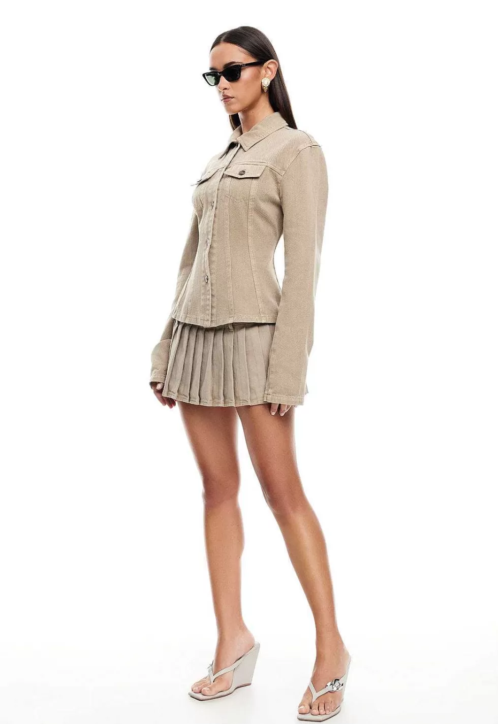 Chaqueta Denim Lioness Rider con Rebaja - Edición Limitada en Estilo Rebelde