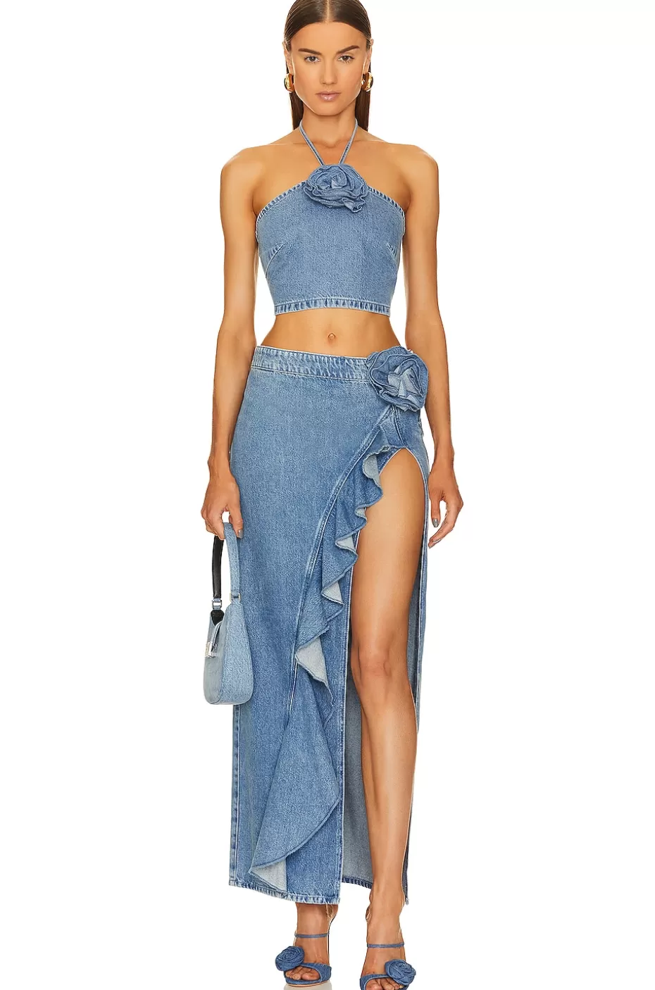 Amantes y Amigos: Top Rosalie con Detalle Halter - Elegancia Boho para Looks Únicos 2024