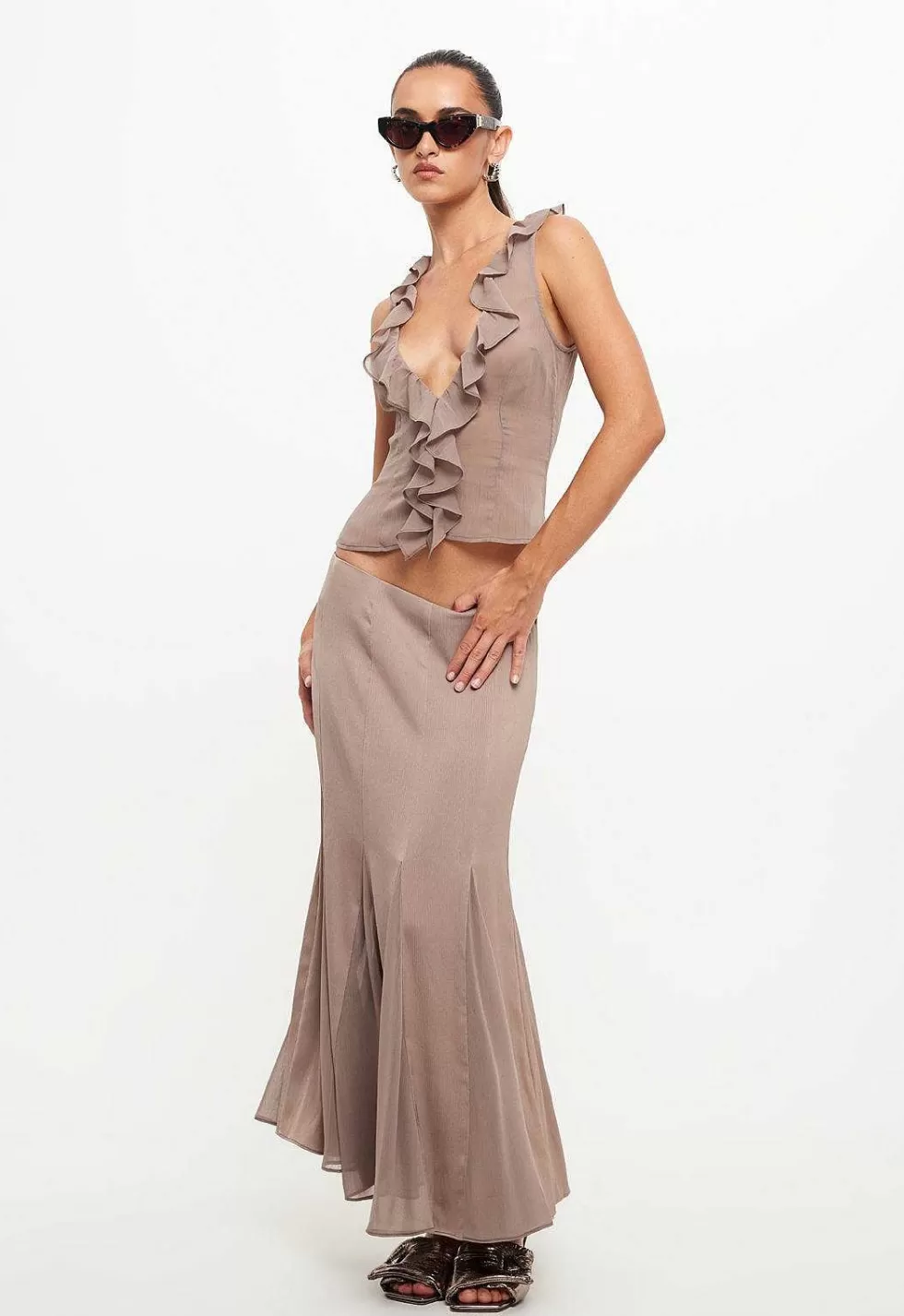 Falda Larga Lioness Rose con Detalles Florales | Oferta Especial en Moda Boho | Colección Verano Elegante