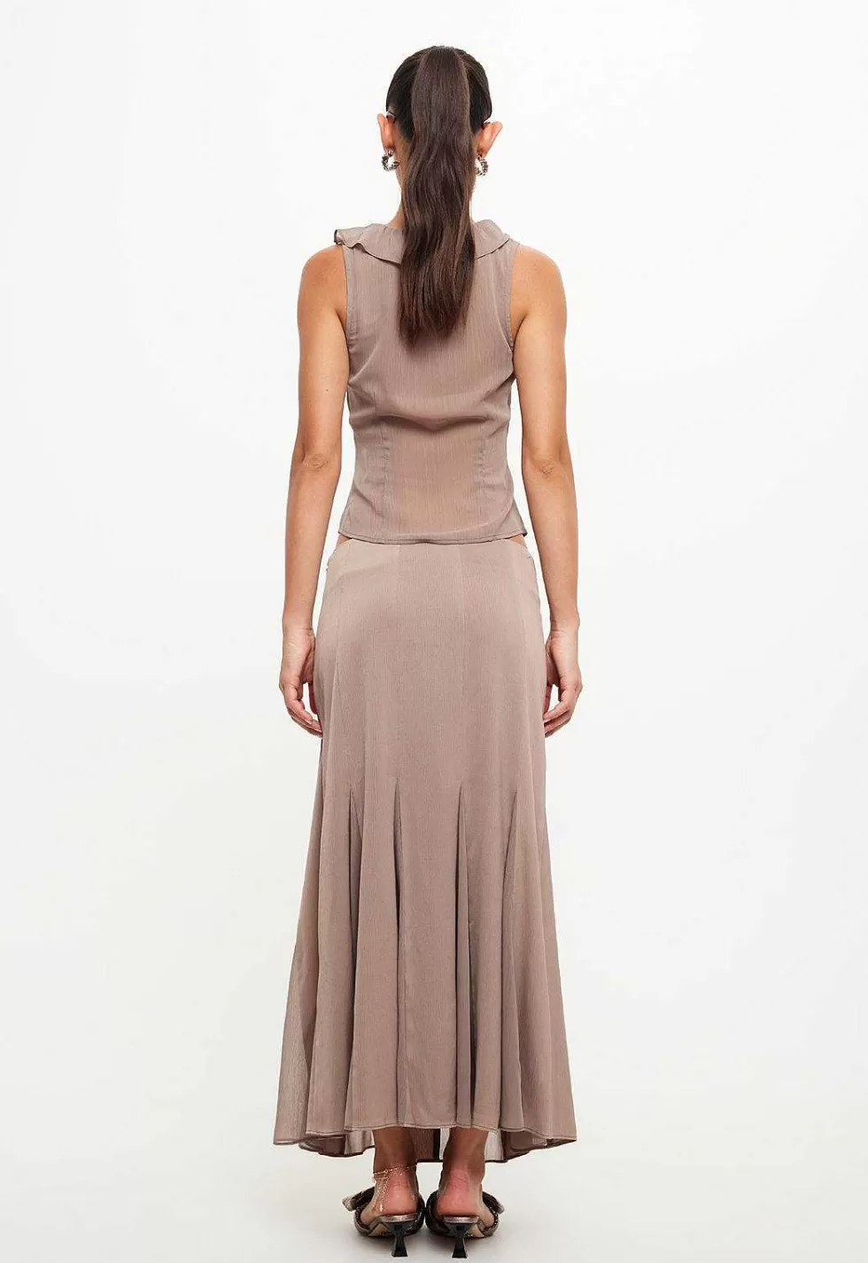 Falda Larga Lioness Rose con Detalles Florales | Oferta Especial en Moda Boho | Colección Verano Elegante