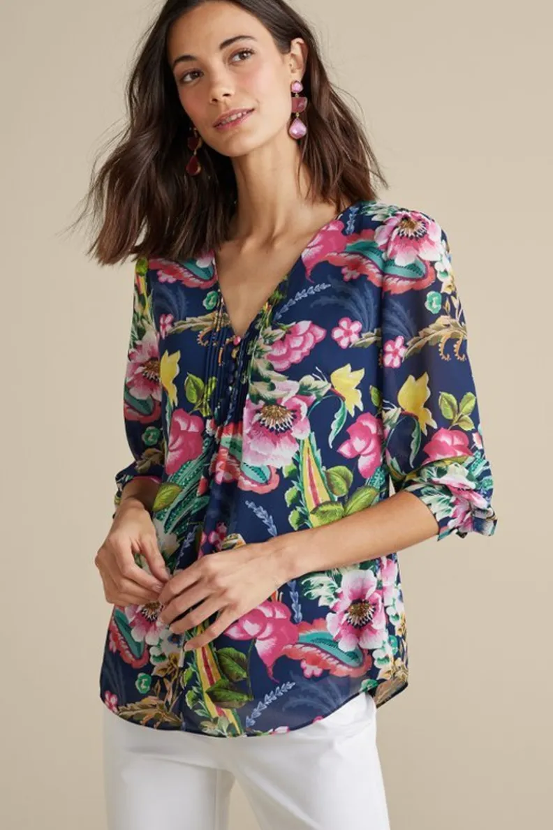 Blusa Samantha Georgette de Entornos Suaves - Estampado Paisley en Azul Marino para Looks Casuales y Elegantes
