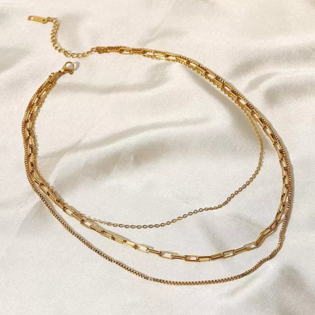 Collar Saona de Capas Superpuestas - Estilo Bohemio con Detalles Dorados | Oferta Exclusiva en Joyería Atolea