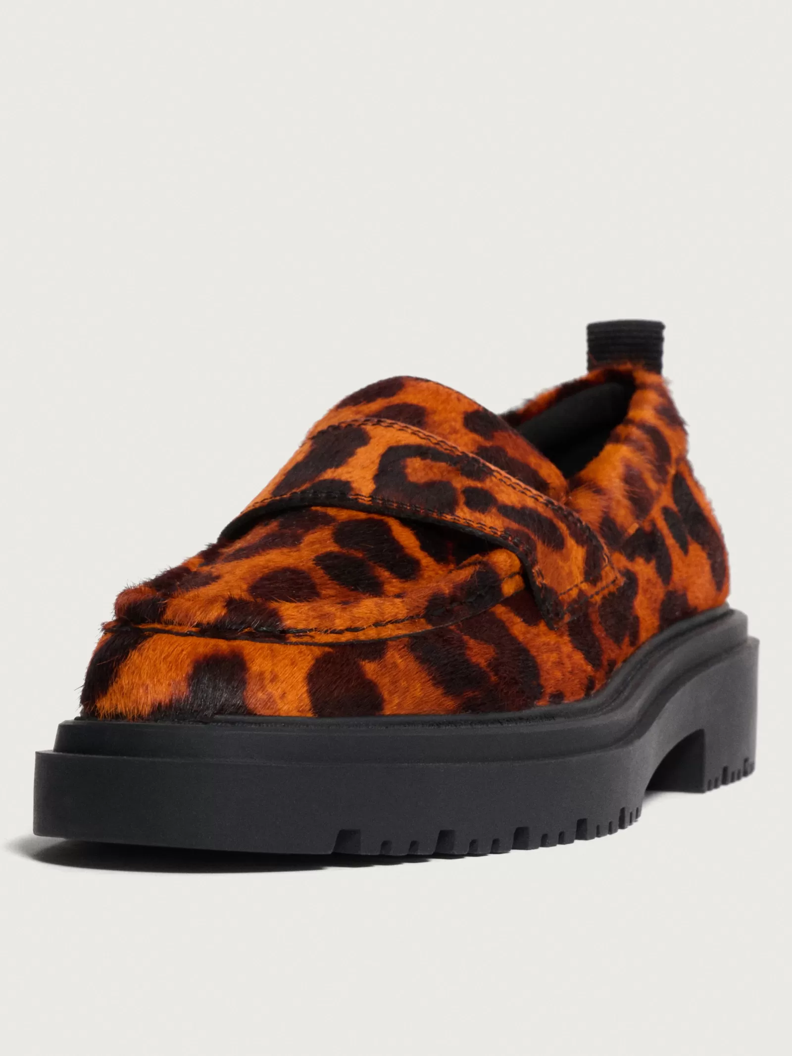 Zapatos Planos HOFF con Estampado Salvaje en Naranja - Mocasines Cómodos para Mujer