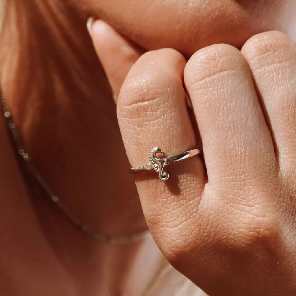 Anillo Exclusivo Caballito de Mar - Joyas Atolea | ¡Descuento Express por Tiempo Limitado!