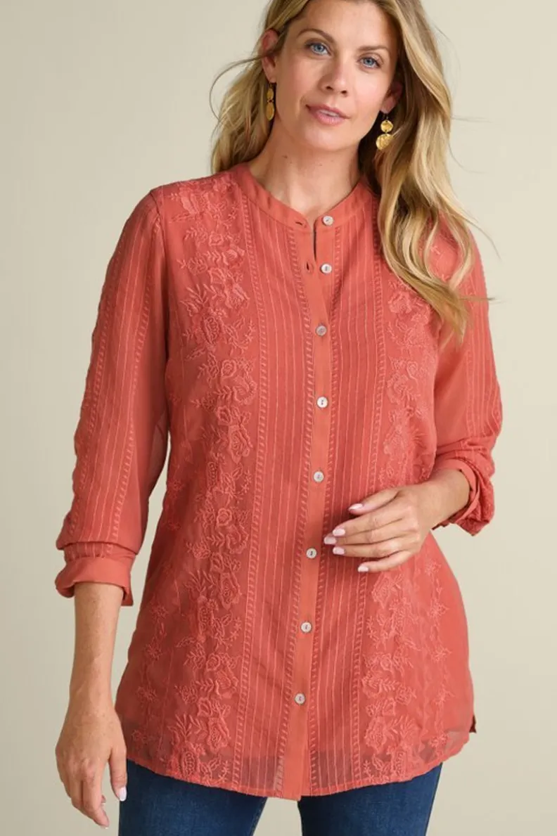 Blusa Bordada a Mano Serafine - Tono Almíbar con Toques Dorados by Soft Surroundings