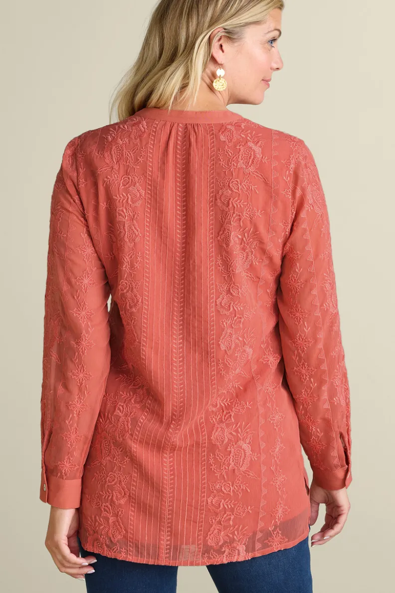 Blusa Bordada a Mano Serafine - Tono Almíbar con Toques Dorados by Soft Surroundings