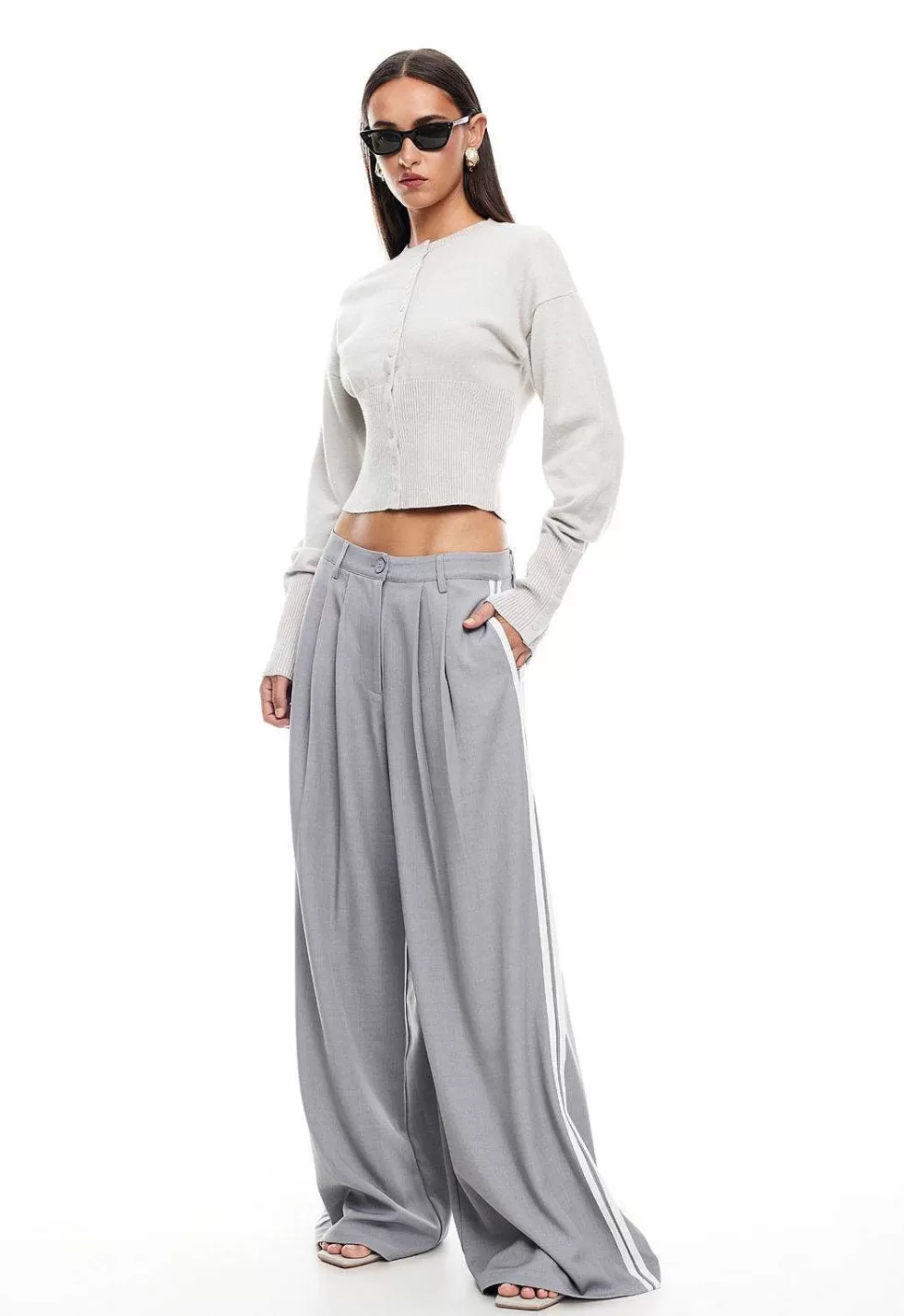 Pantalones Leona Serenidad: Diseño Cómodo para Mujer con Toque de Elegancia