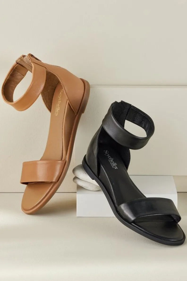 Sandalias Seychelles de Madreselva - Estilo Veraniego con Diseño Suave por Soft Surroundings