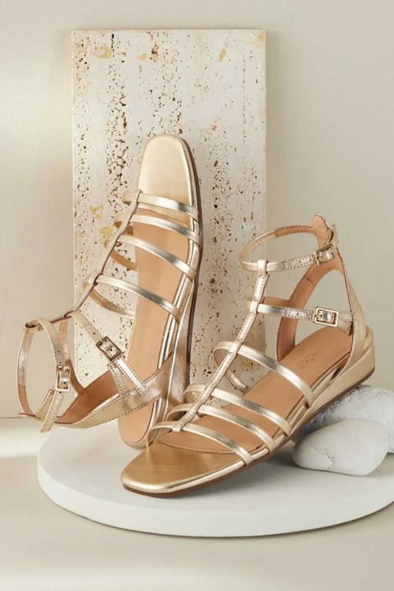 Sandalias Seychelles de Soft Surroundings: Elegancia y Confort con Tiras Decorativas