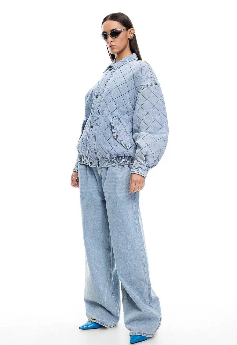 Jeans Lioness Femeninos: Diseño Atrevido 