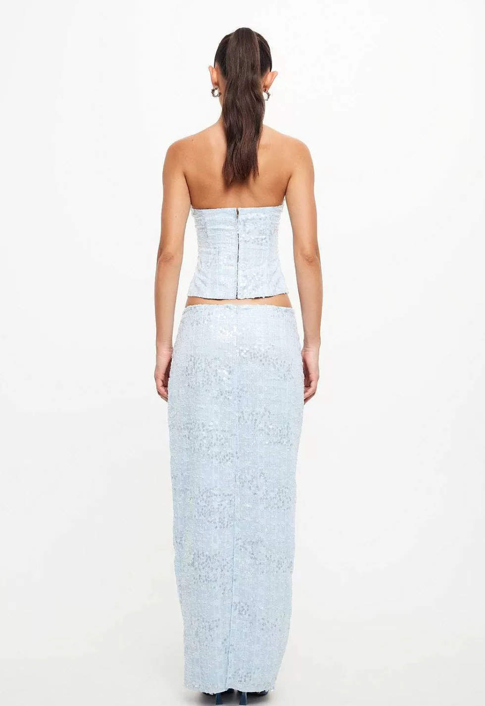 Falda Larga Leona: Elegancia Atemporal con Toque Poderoso - Diseño Versátil para Mujer