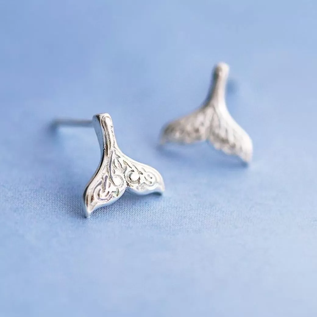 Pendientes Elegantes en Forma de Cola de Ballena | Colección en Liquidación de Atolea