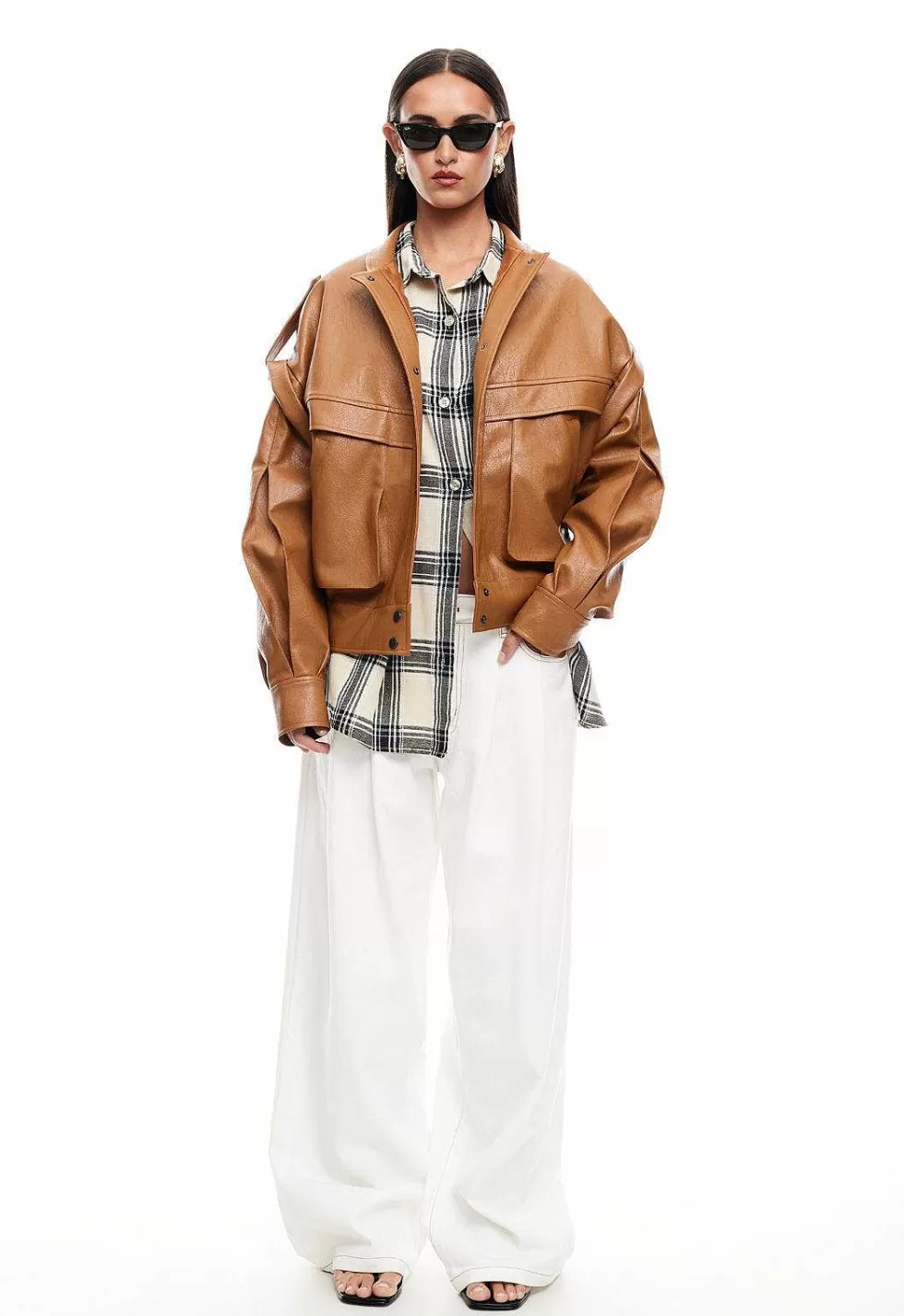 Vaqueros Lioness corte boyfriend con amarre artesanal - Oferta exclusiva en jeans desestructurados
