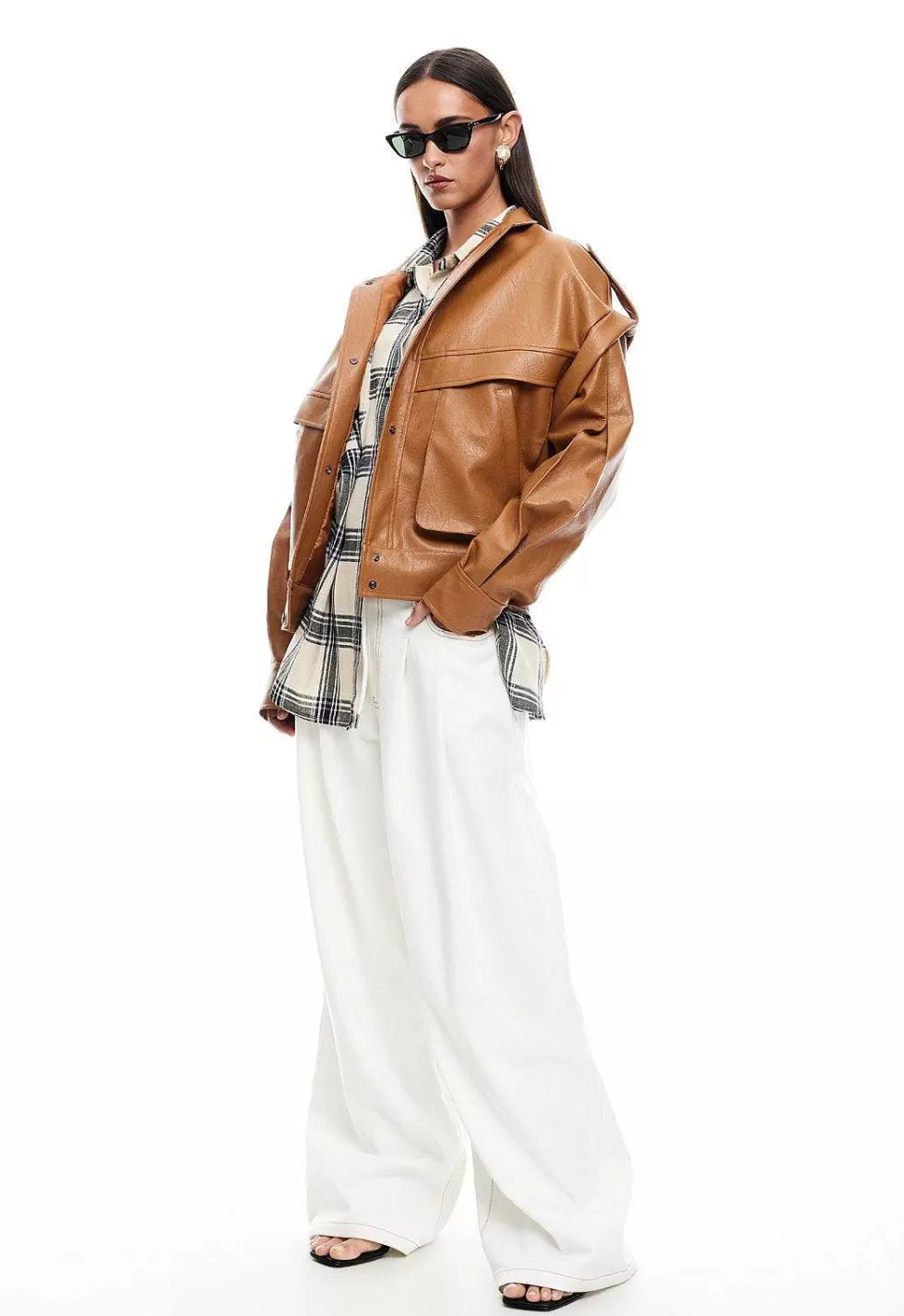 Vaqueros Lioness corte boyfriend con amarre artesanal - Oferta exclusiva en jeans desestructurados