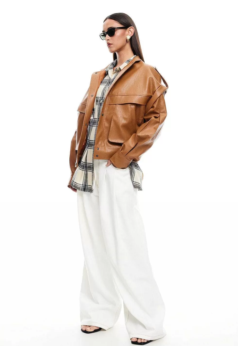 Vaqueros Lioness corte boyfriend con amarre artesanal - Oferta exclusiva en jeans desestructurados