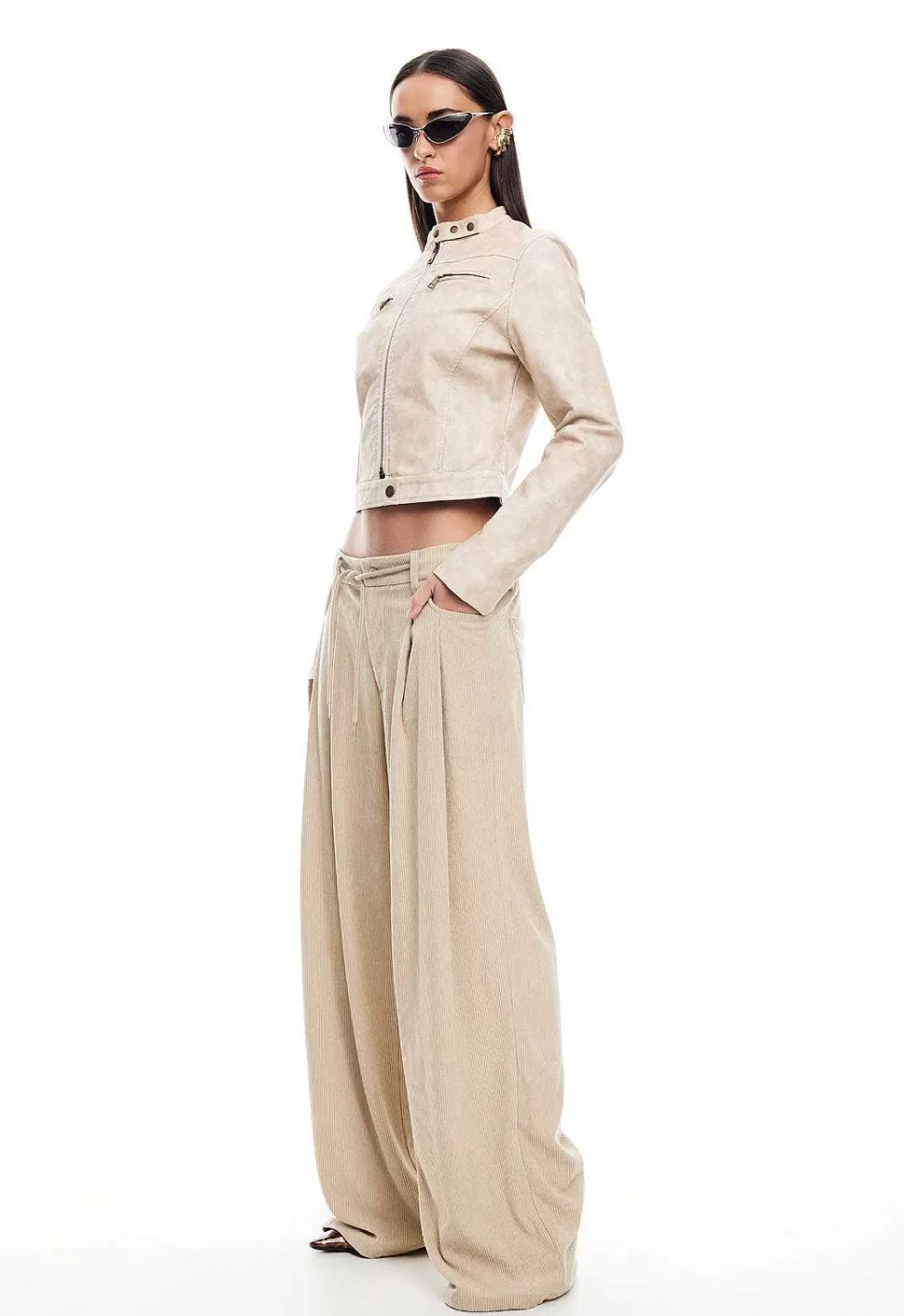 Pantalones Lioness Holgados con Detalle de Amarre - Estilo Urbano en Tendencia
