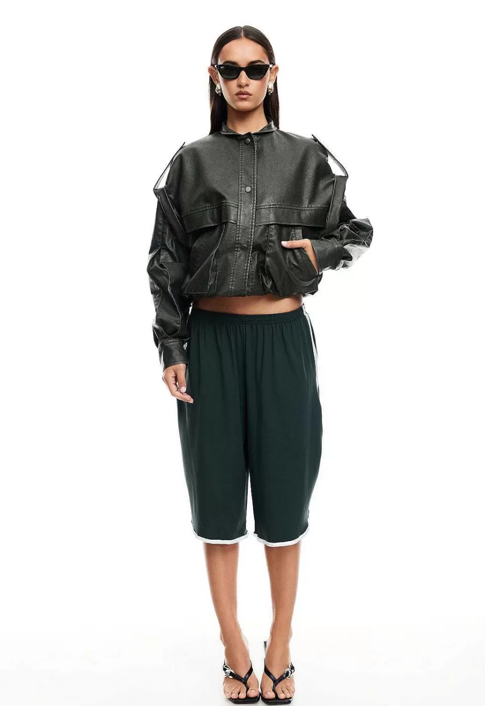 ¡Oferta! Shorts Deportivos Leona - Comodidad y Estilo a Precio Económico