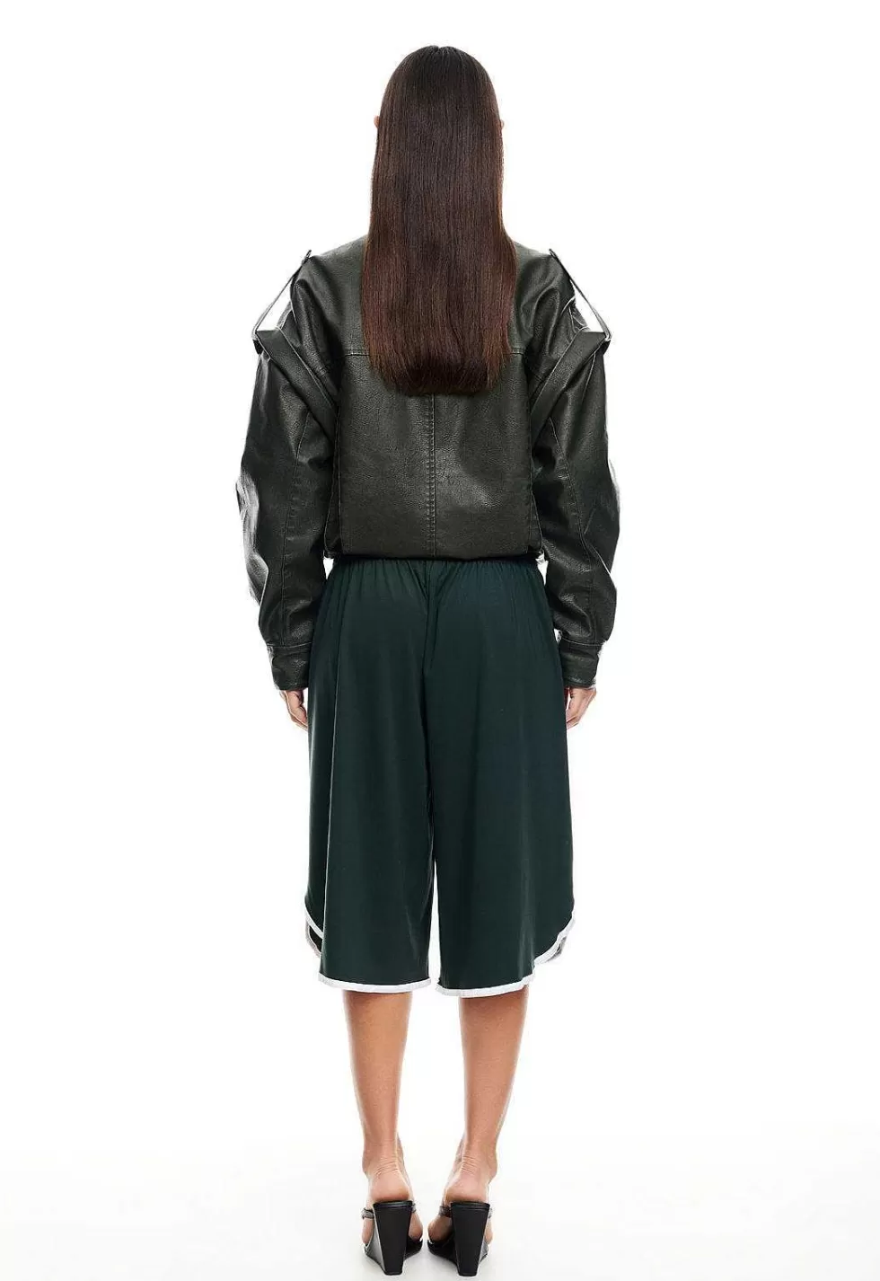 ¡Oferta! Shorts Deportivos Leona - Comodidad y Estilo a Precio Económico