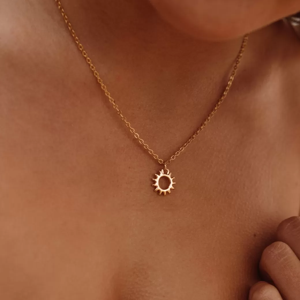 Colgante Brillante con Diseño Solar | Joyería Exclusiva Atolea Boutique