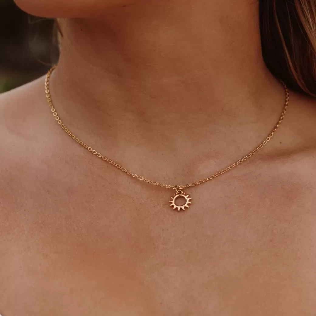 Colgante Brillante con Diseño Solar | Joyería Exclusiva Atolea Boutique