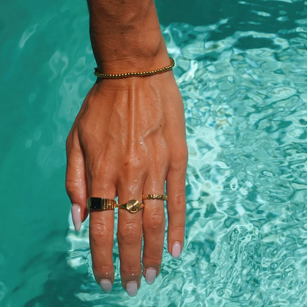 Exclusivo Anillo Sello Solar en Oro - ¡Últimas Unidades! Joyería Atolea