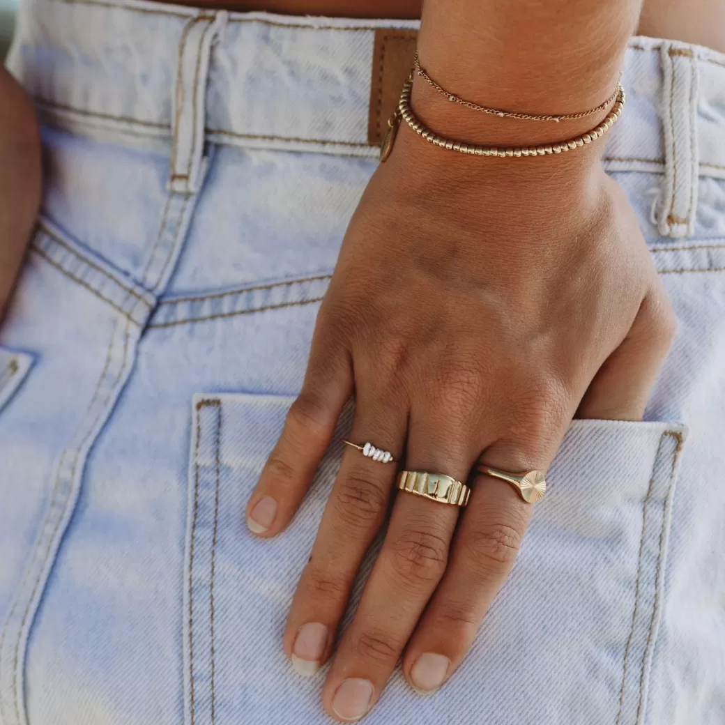 Exclusivo Anillo Sello Solar en Oro - ¡Últimas Unidades! Joyería Atolea