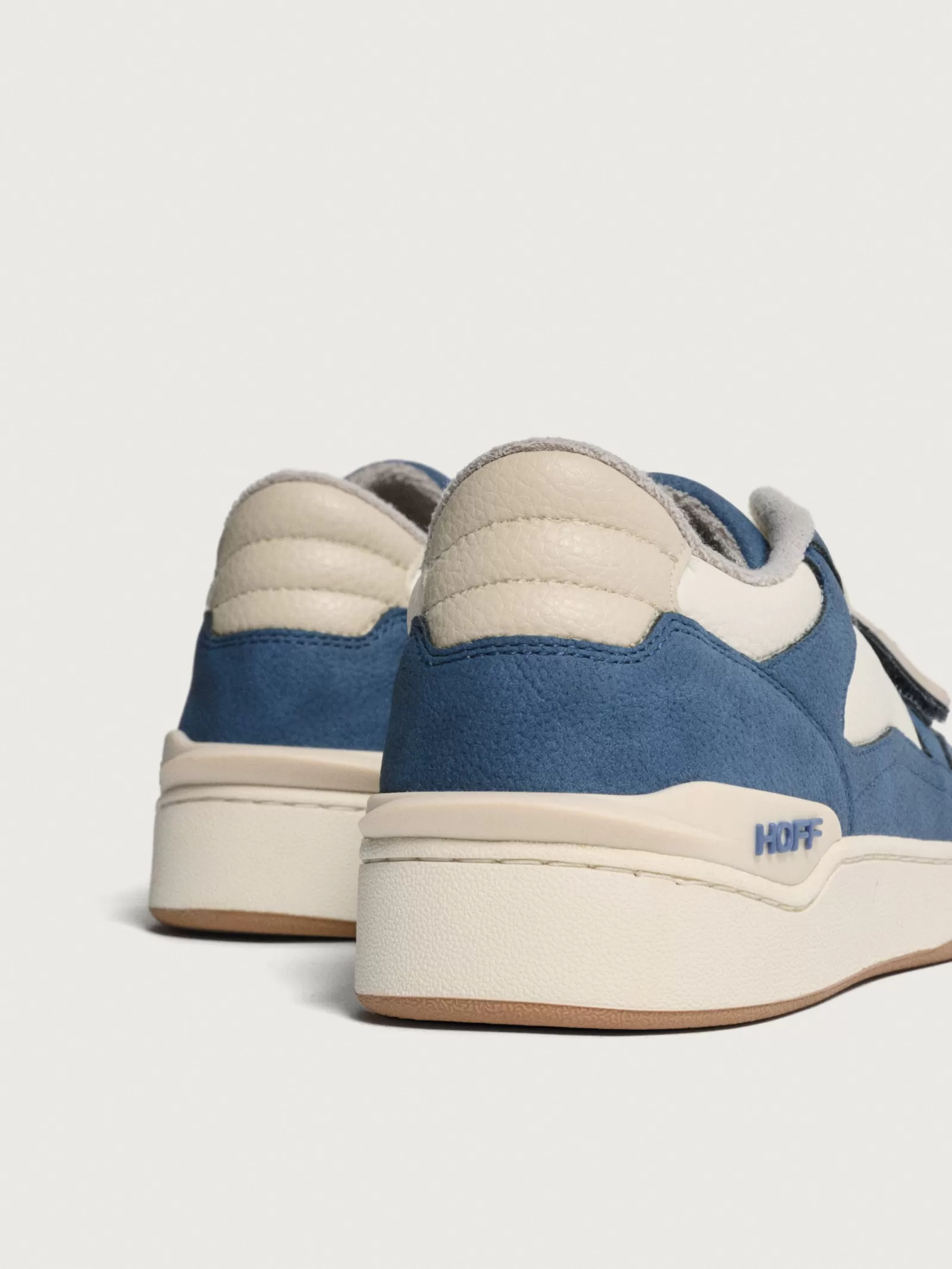 HOFF Zapatillas Tecnoir para Hombres - Diseño Ergonómico con Estilo Industrial Ultraligero