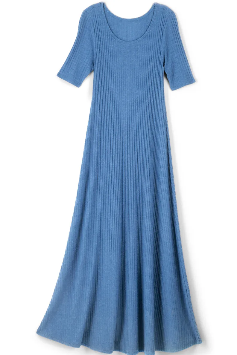 Vestido Santiago con mangas cortas y textura suave - Diseño fresco de Entornos Delicados para looks casuales