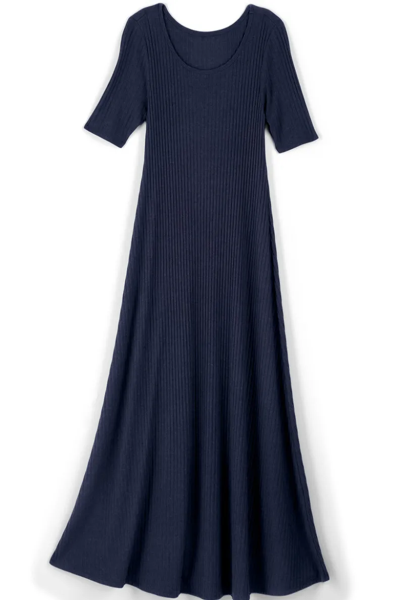 Vestido Santiago con mangas cortas y textura suave - Diseño fresco de Entornos Delicados para looks casuales