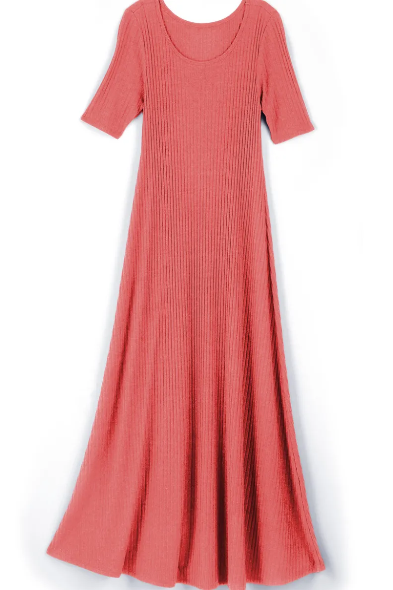 Vestido Santiago con mangas cortas y textura suave - Diseño fresco de Entornos Delicados para looks casuales