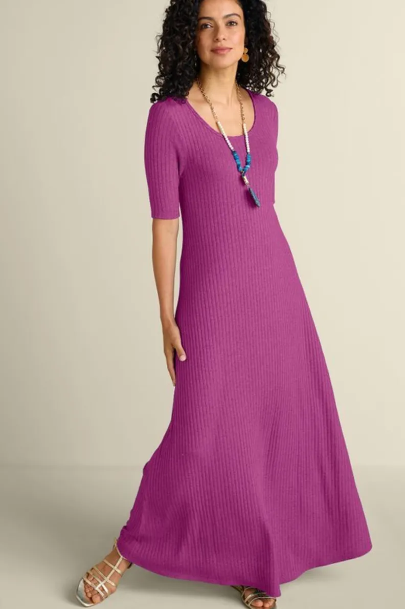 Vestido Santiago con mangas cortas y textura suave - Diseño fresco de Entornos Delicados para looks casuales