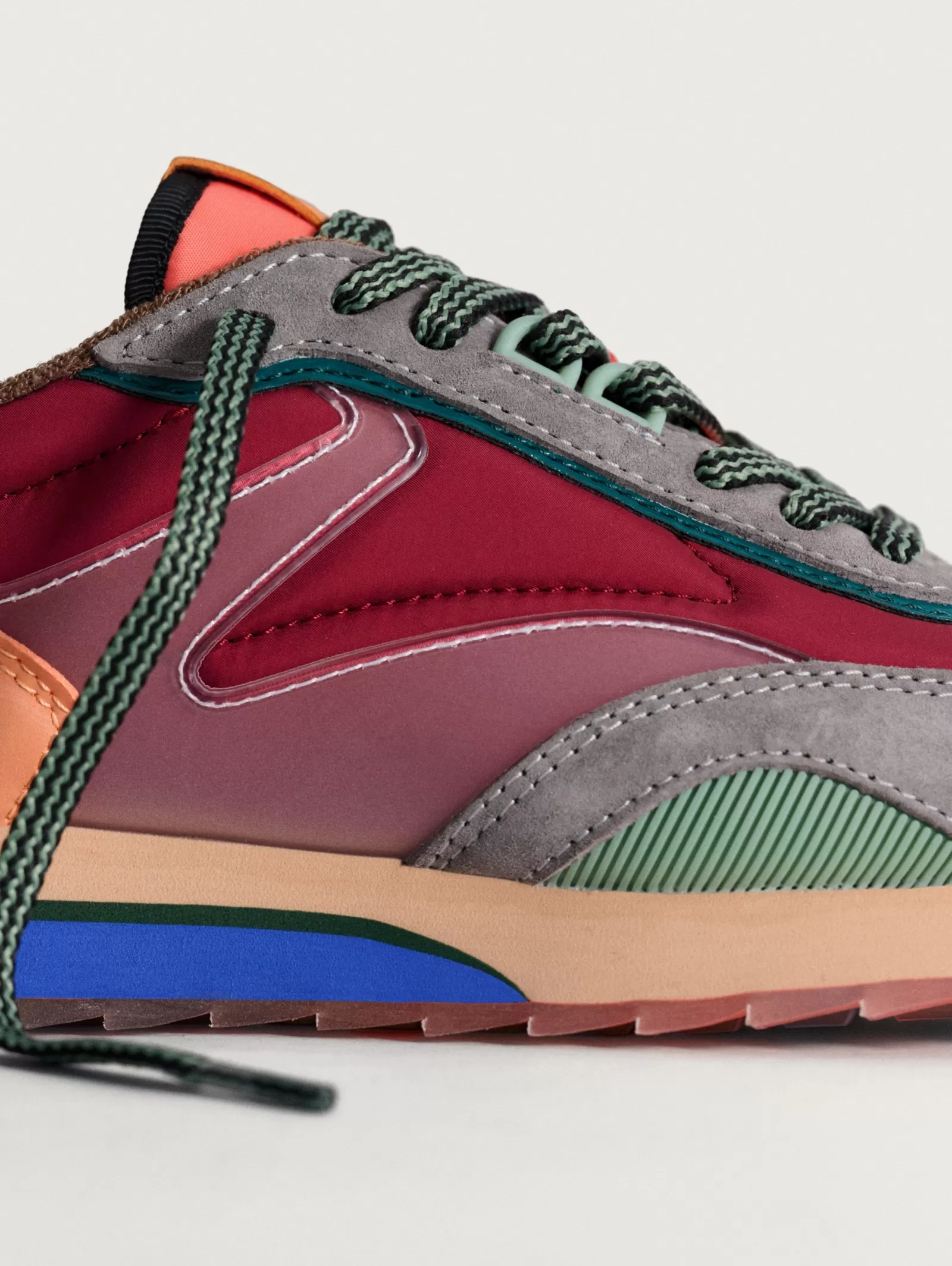HOFF THE JAMES - Zapatillas Urbanas para Mujer: Estilo y Comodidad Moderna