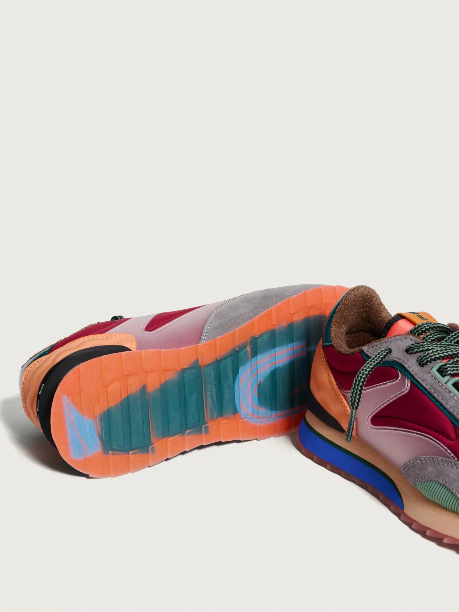 HOFF THE JAMES - Zapatillas Urbanas para Mujer: Estilo y Comodidad Moderna