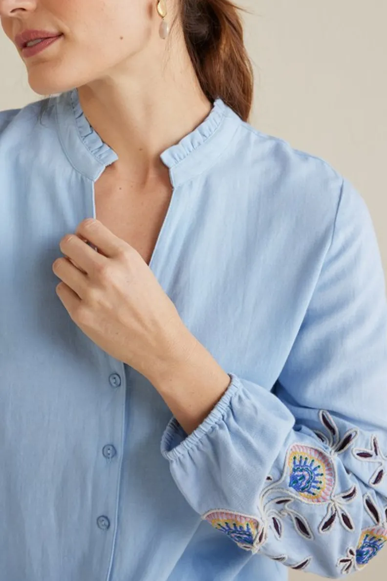 Blusa Boho Bordada a Mano - Diseño Titania en Azul Chambray de Soft Surroundings con Detalles Únicos