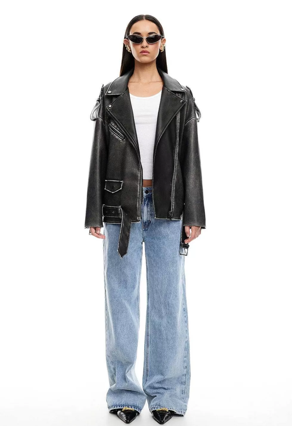 ¡Jeans Lioness Top Model en Rebaja - Últimas Unidades Disponibles! Edición Especial con Ajuste Perfecto ¡Aprovecha Ahora la Oferta Exclusiva! Pantalones Denim de Diseño Premium para Mujer. ¡No te quedes sin el tuyo!