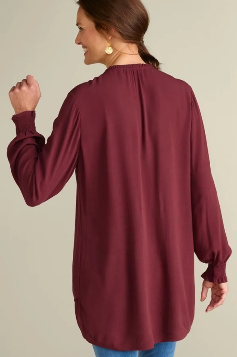 Túnica Trista de Entornos Suaves - Elegancia en Vino Tinto con Detalles Acogedores