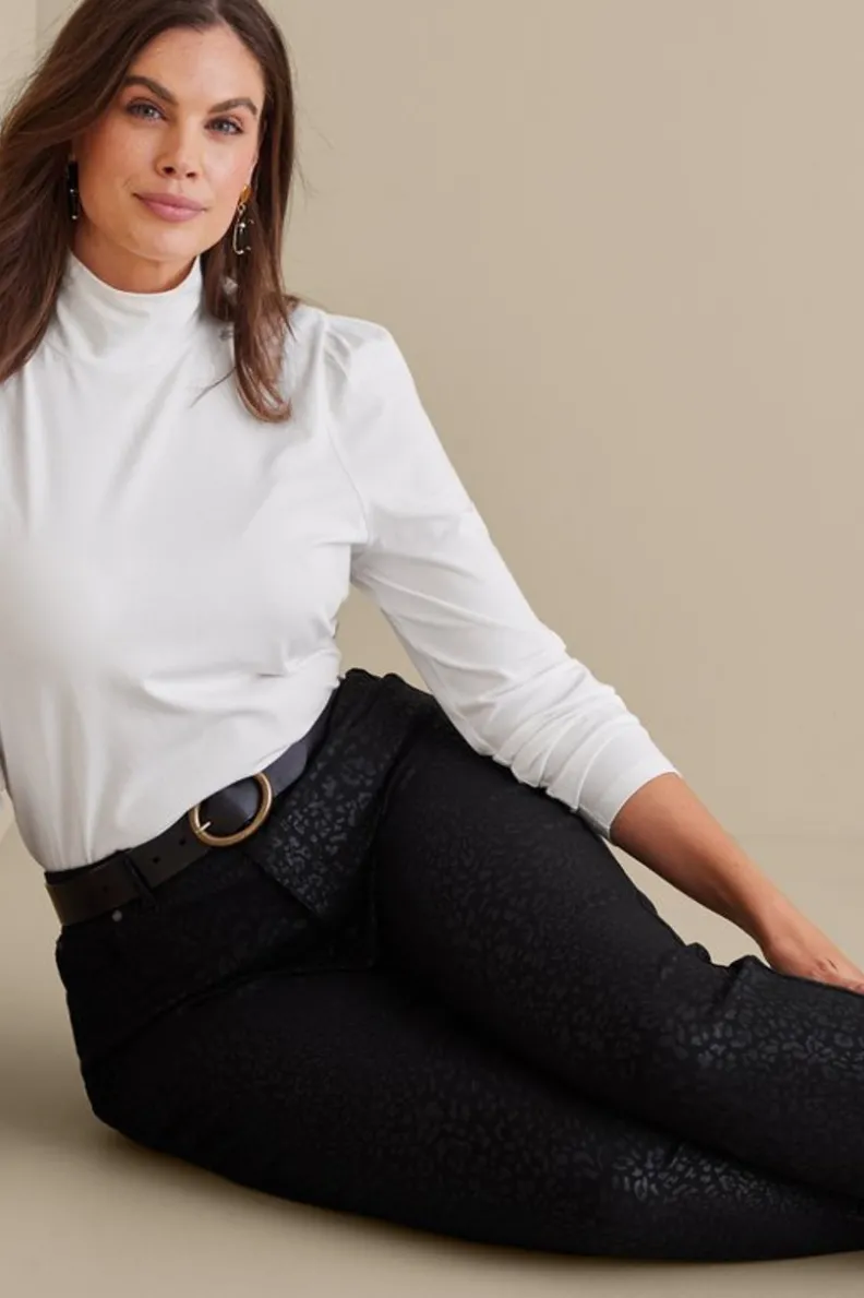 Vaqueros Soft Surroundings: Corte Recto con Estampado Salvaje y Brillos Metalizados - Comodidad Premium en Denim