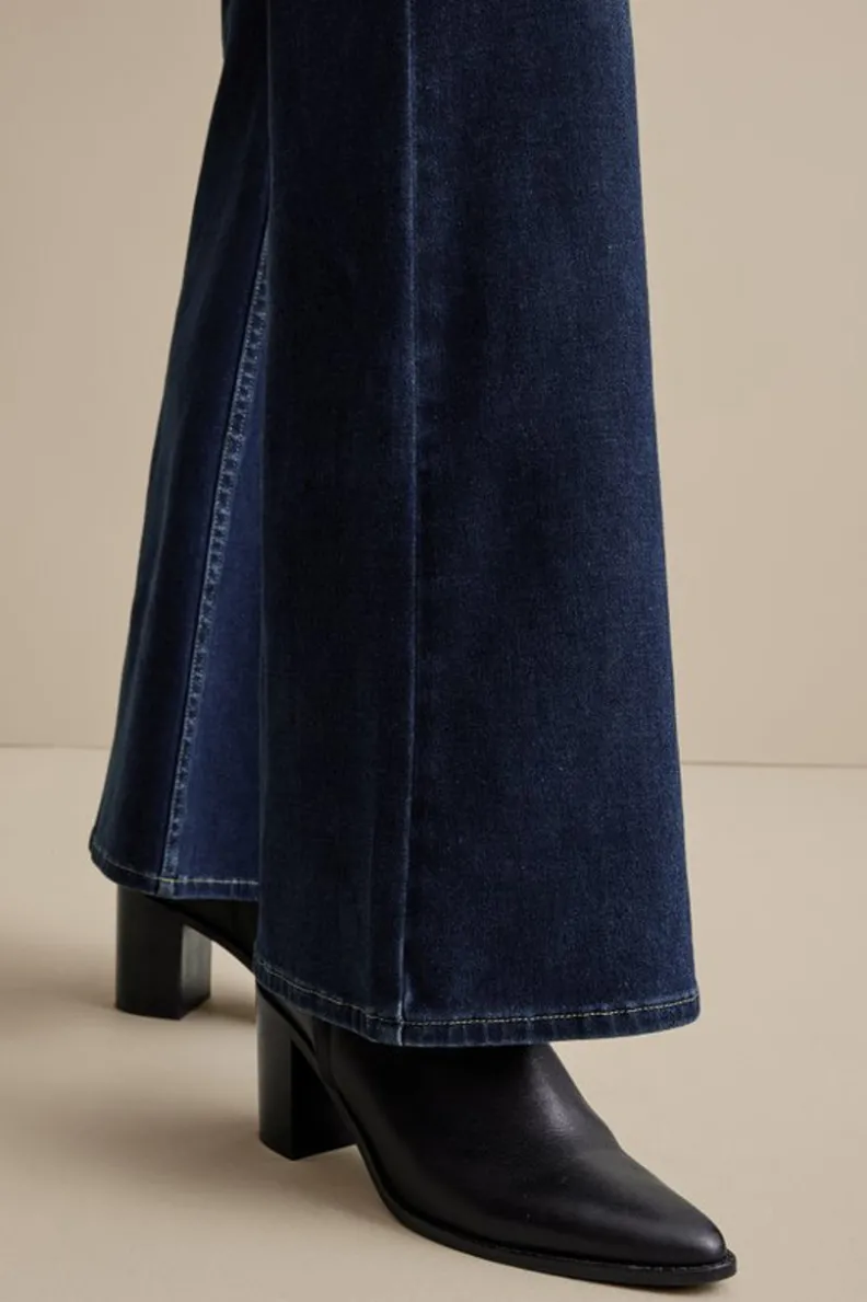 Soft Surroundings - Pantalones Acampanados en Denim Premium con Lavado Azul Marino, Estilo Clásico y Ajuste Cómodo